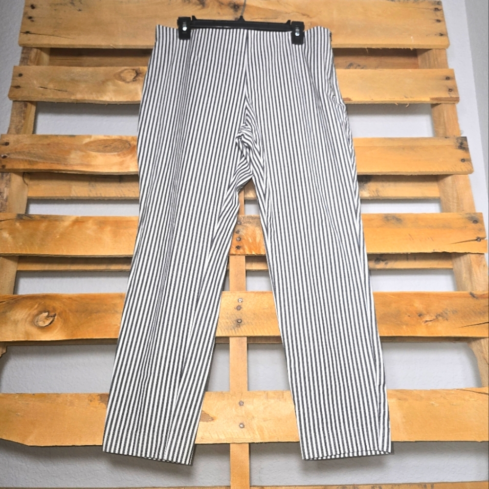 Striped Black & White Pants Size:12